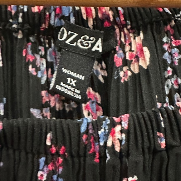 Roz & Ali flowy floral blouse 1X - Picture 4 of 7